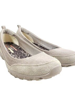Skechers Womens Size 9 Relaxed Fit Slip-On Shoes Beige Leather Comfort Insole